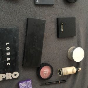 Makeup ! Hardly used